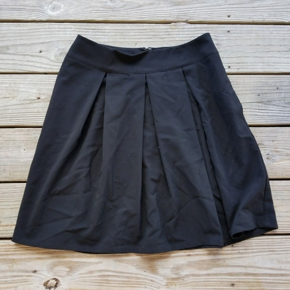 sz 6 skirt A Line pleated black CAREER CLASSIC